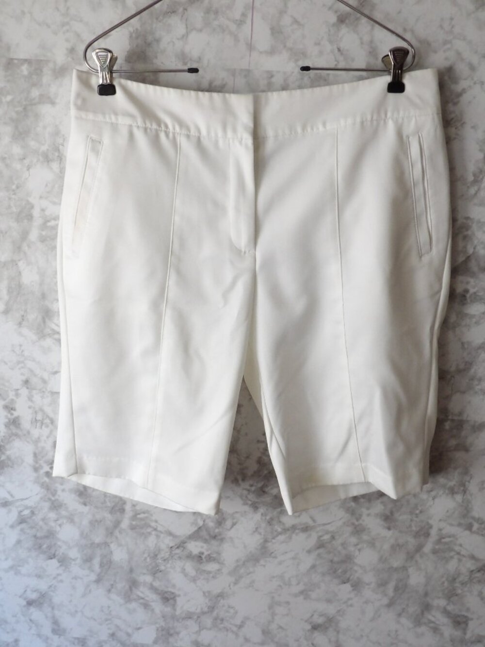 Izod Women's Golf Shorts White Size 12
